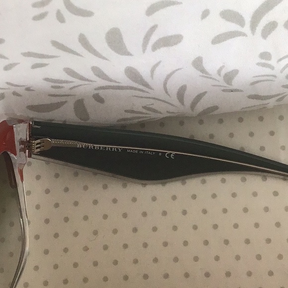 Burberry sunglasses - Picture 4 of 6